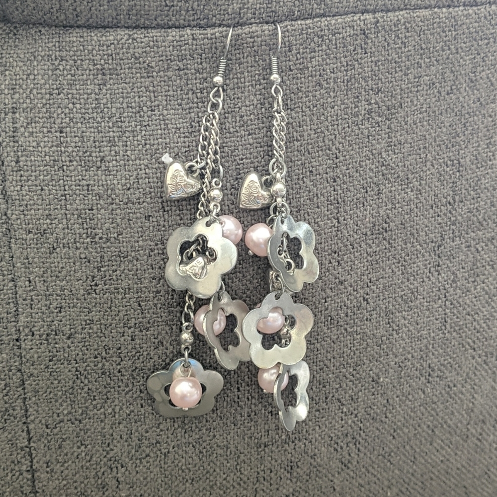 Earing - Picture 3 of 3